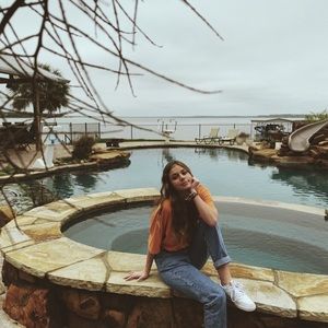 Meet your Posher, Camille